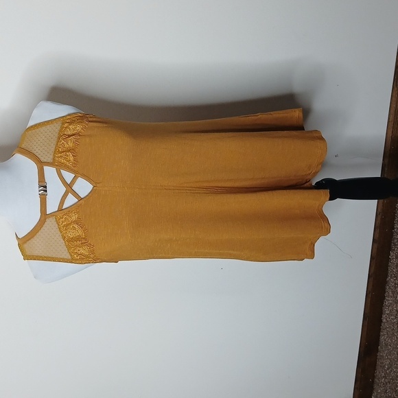 Maurices yellow key hole lace top tank top size small - Picture 2 of 13